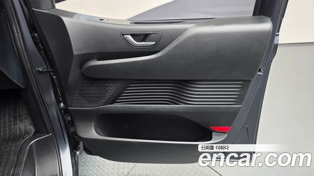 Hyundai Staria 2023 — photo 15