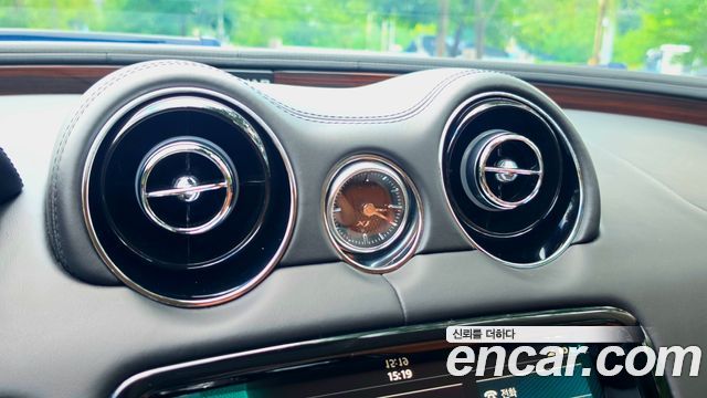 Jaguar XJ 2018 — photo 13