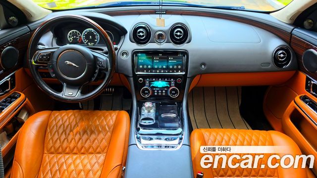 Jaguar XJ 2018 — photo 14