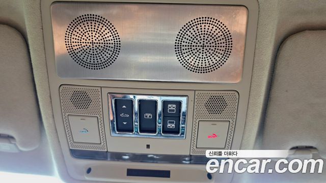 Jaguar XJ 2018 — photo 20