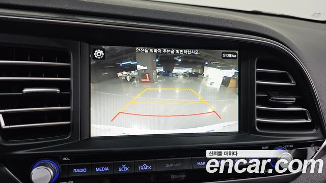 Hyundai AVANTE 2020 — photo 21