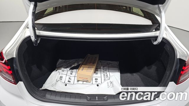 Hyundai AVANTE 2020 — photo 23