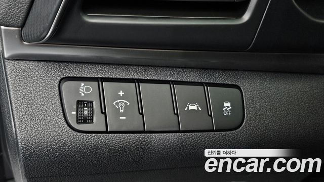 Hyundai AVANTE 2020 — photo 25