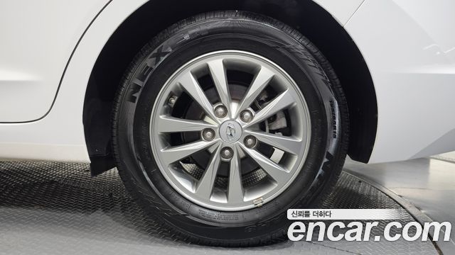 Hyundai AVANTE 2020 — photo 7