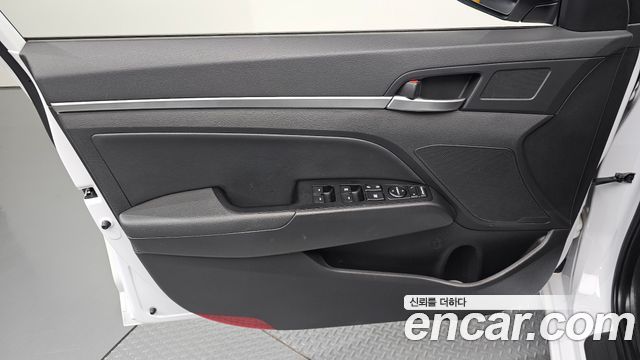Hyundai AVANTE 2020 — photo 14