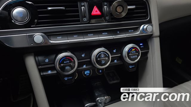 Genesis G70 2023 — photo 23