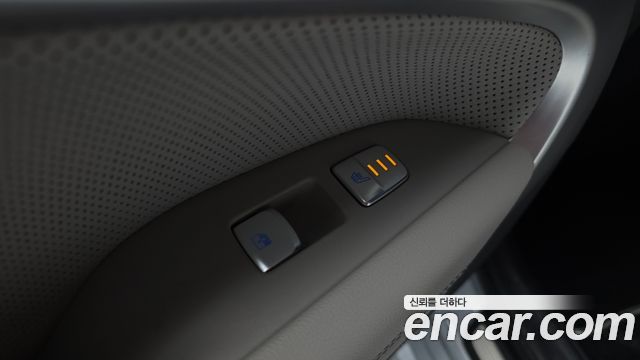Genesis G70 2023 — photo 30