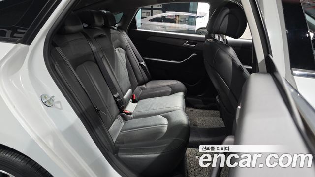 Hyundai Sonata 2015 — photo 17
