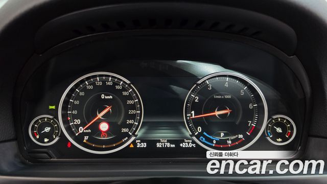 BMW 5-Series 2016 — photo 8