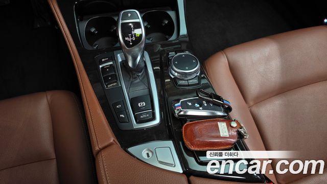 BMW 5-Series 2016 — photo 9