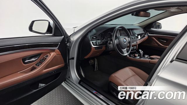 BMW 5-Series 2016 — photo 10