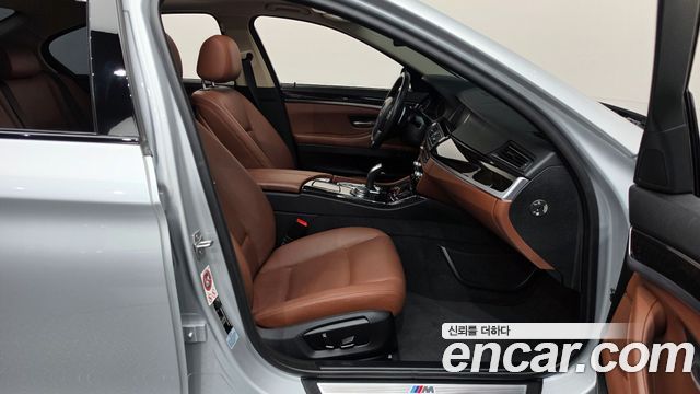 BMW 5-Series 2016 — photo 11