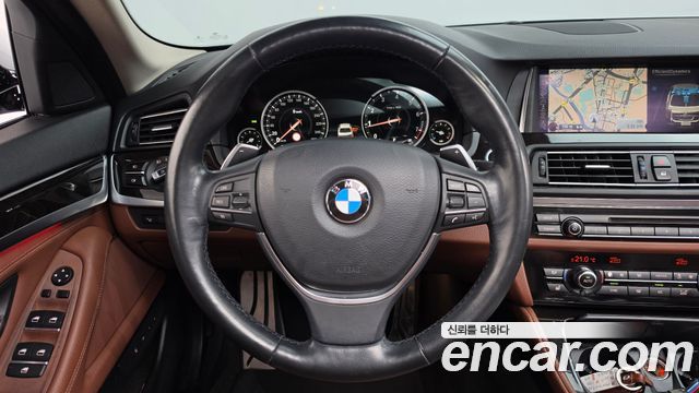 BMW 5-Series 2016 — photo 13