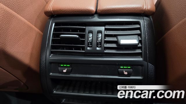 BMW 5-Series 2016 — photo 18