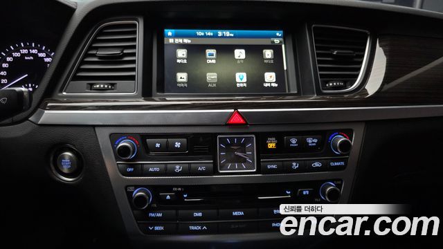 Genesis G80 2018 — photo 20