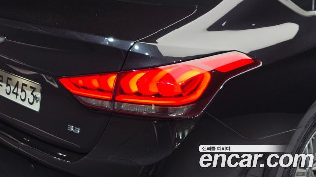 Genesis G80 2018 — photo 9
