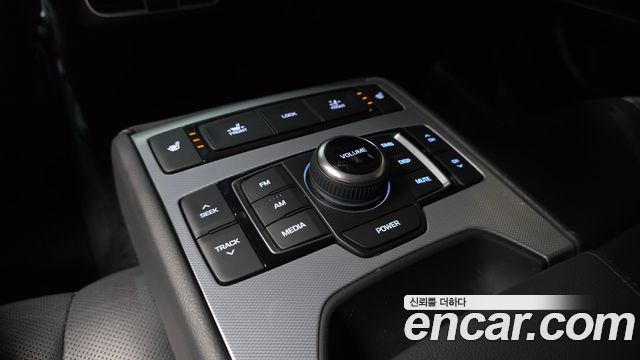 Genesis G80 2018 — photo 28