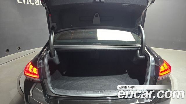 Genesis G80 2018 — photo 30