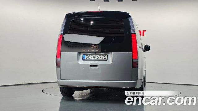 Hyundai Staria 2022 — photo 4
