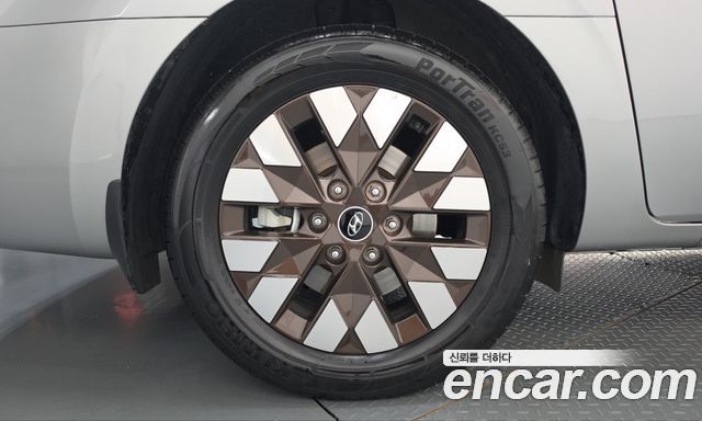 Hyundai Staria 2022 — photo 5
