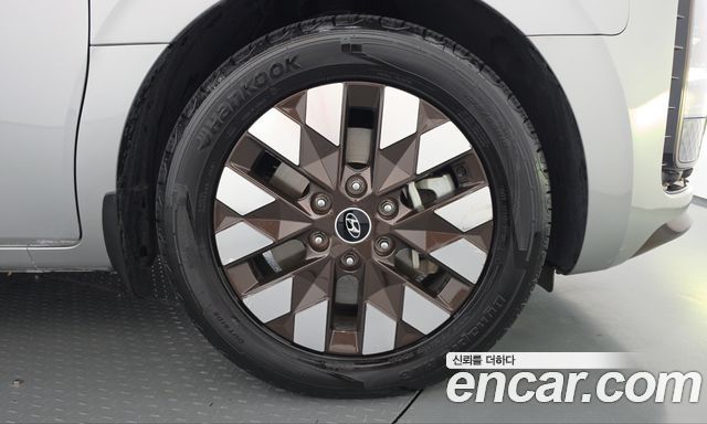 Hyundai Staria 2022 — photo 7