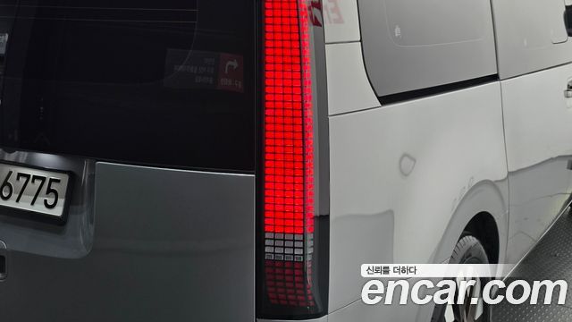 Hyundai Staria 2022 — photo 9