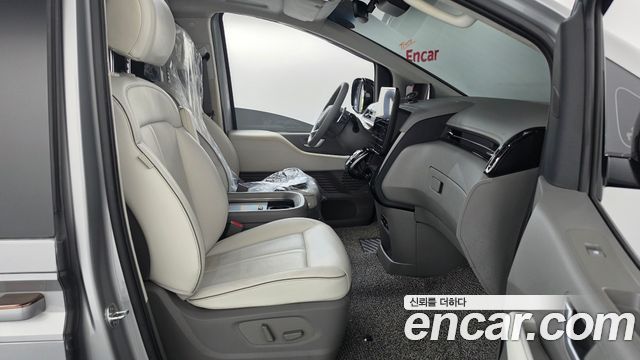 Hyundai Staria 2022 — photo 16
