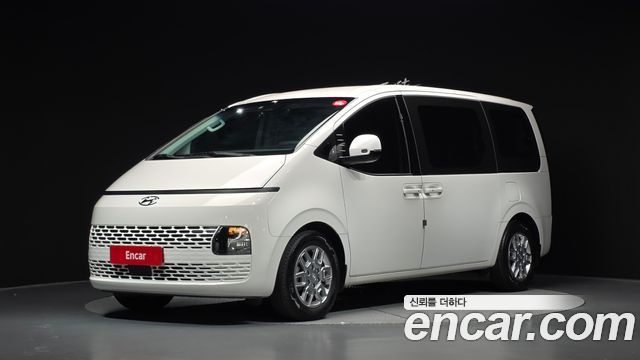 Hyundai Staria 2022 — photo 1
