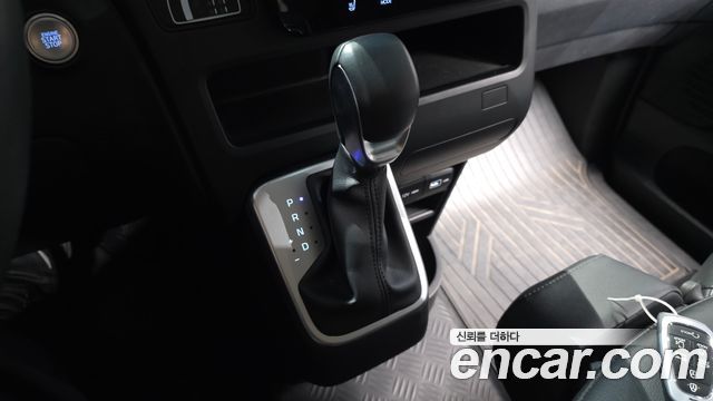Hyundai Staria 2022 — photo 12