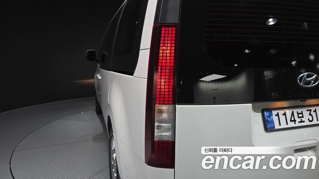 Hyundai Staria 2022 — photo 9
