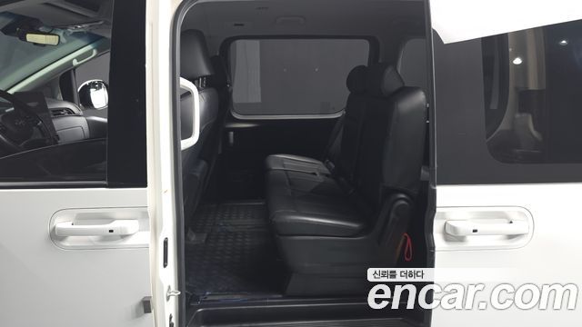 Hyundai Staria 2022 — photo 16