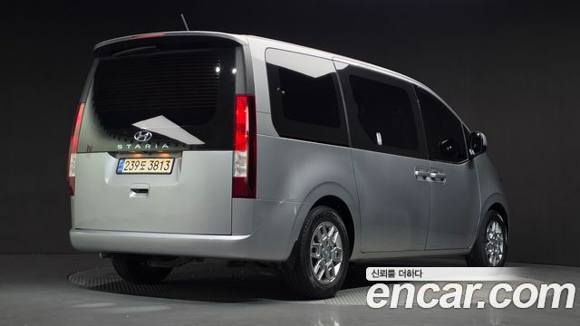 Hyundai Staria 2022 — photo 2