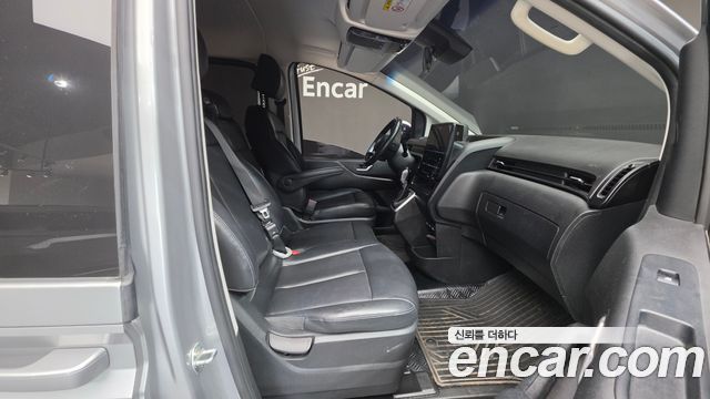 Hyundai Staria 2022 — photo 10