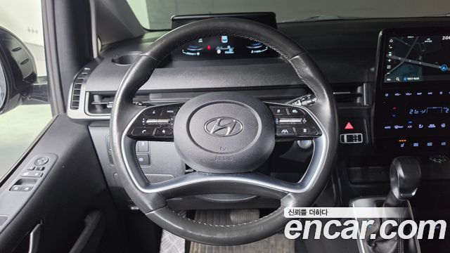Hyundai Staria 2022 — photo 13