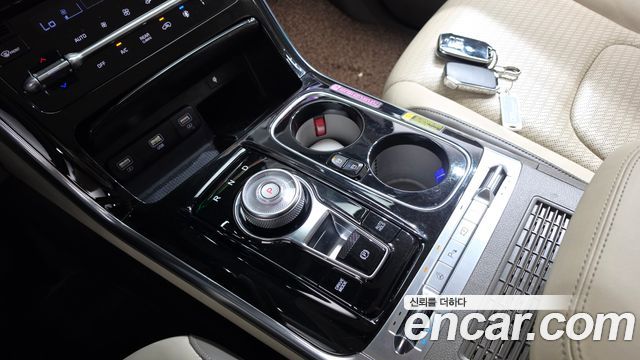 Kia Canival 2021 — photo 12