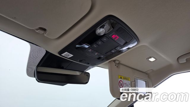 Kia Canival 2021 — photo 24