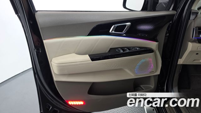 Kia Canival 2021 — photo 14