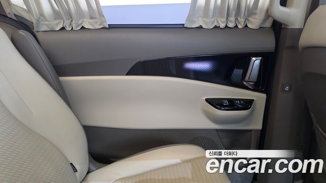 Kia Canival 2021 — photo 15