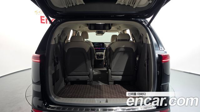 Kia Canival 2021 — photo 31