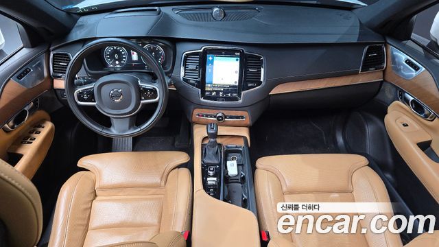 Volvo XC90 2020 — photo 10