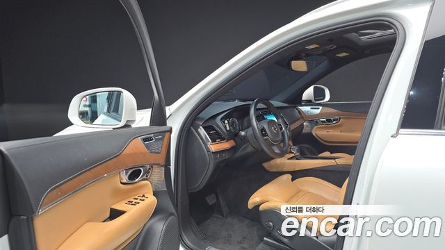 Volvo XC90 2020 — photo 13