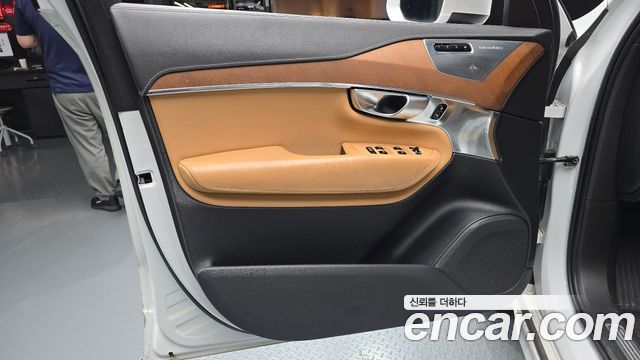 Volvo XC90 2020 — photo 14