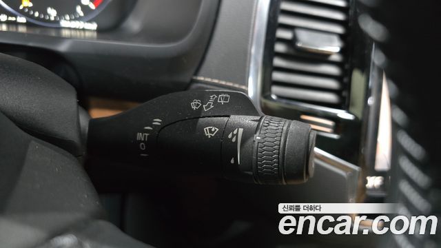 Volvo XC90 2020 — photo 30