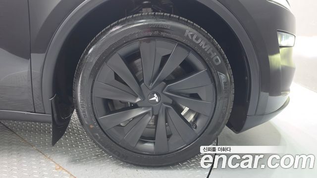 Tesla Model Y 2025 — photo 7