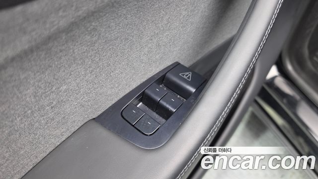 Tesla Model Y 2025 — photo 29