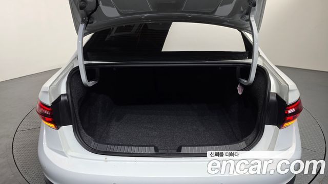 Volkswagen Jetta 2023 — photo 24