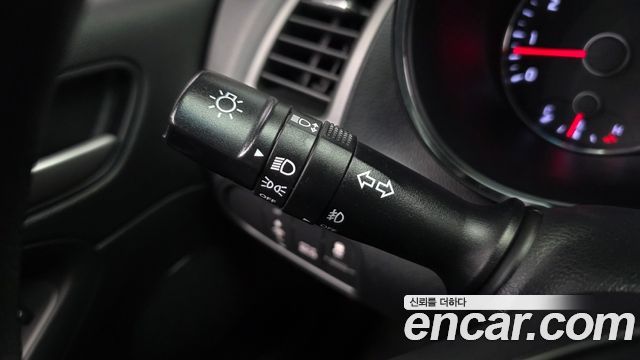 Kia K3 2013 — photo 23