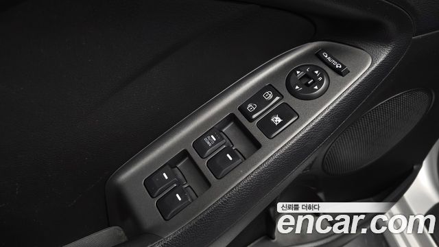 Kia K3 2013 — photo 27
