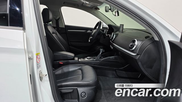 Audi A3 2015 — photo 11
