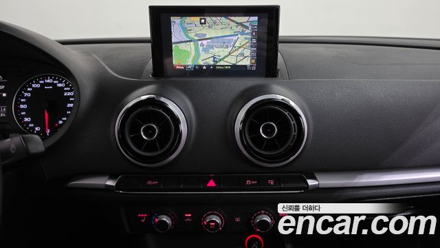Audi A3 2015 — photo 14
